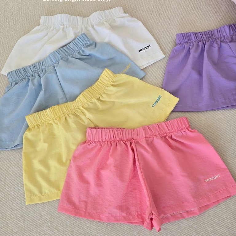 (S-3XL) กางเกงขาสั้นผ้าร่ม แห้งไวไม่อมน้ำ ไม่หนัก เบาสบาย อยู่ทรงสวย ปัก cozygirl